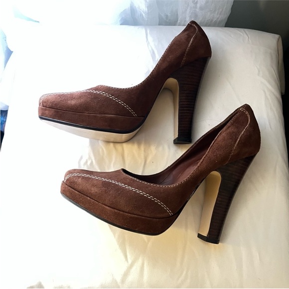 Studio 58 Heels Size 9.5 Great Condition.Brown
Suede w/White Exposed Stitching - Picture 7 of 10